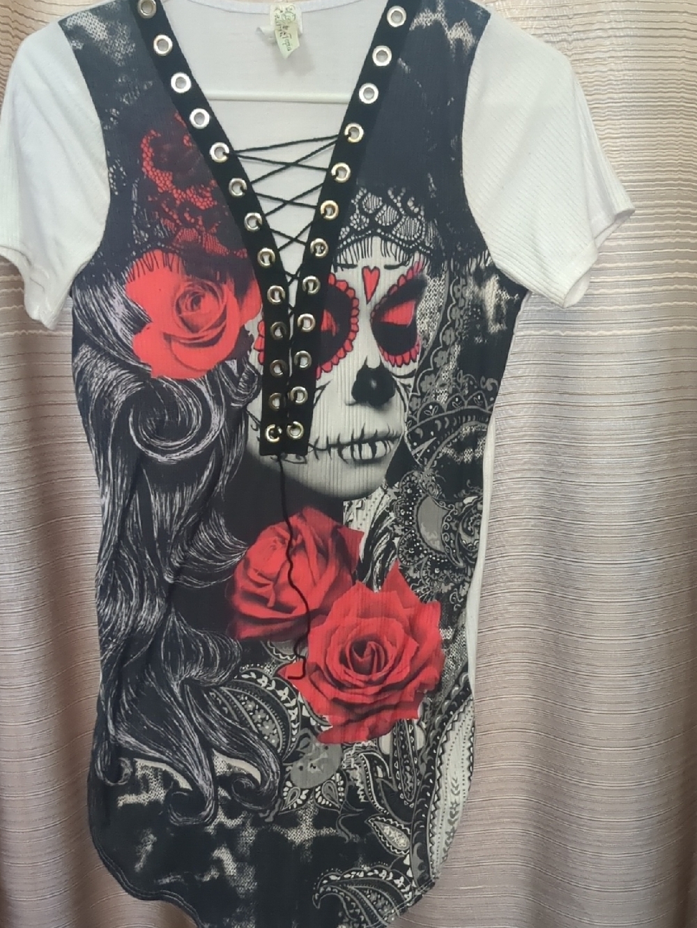 Topia Lace-Up Day of the Dead Rose Graphic Tee - Red, Black & White